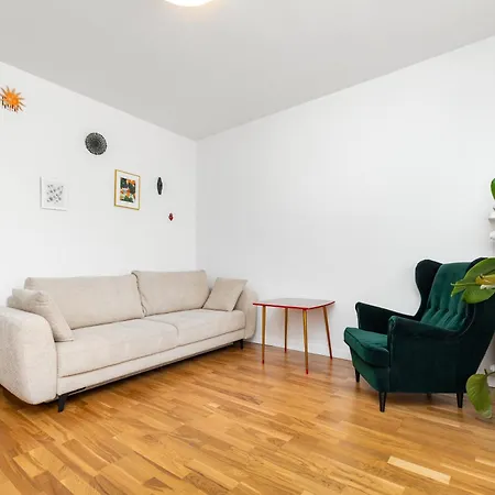 Aleja Stanow Zjednoczonych 21 By Homeprime * Warsaw